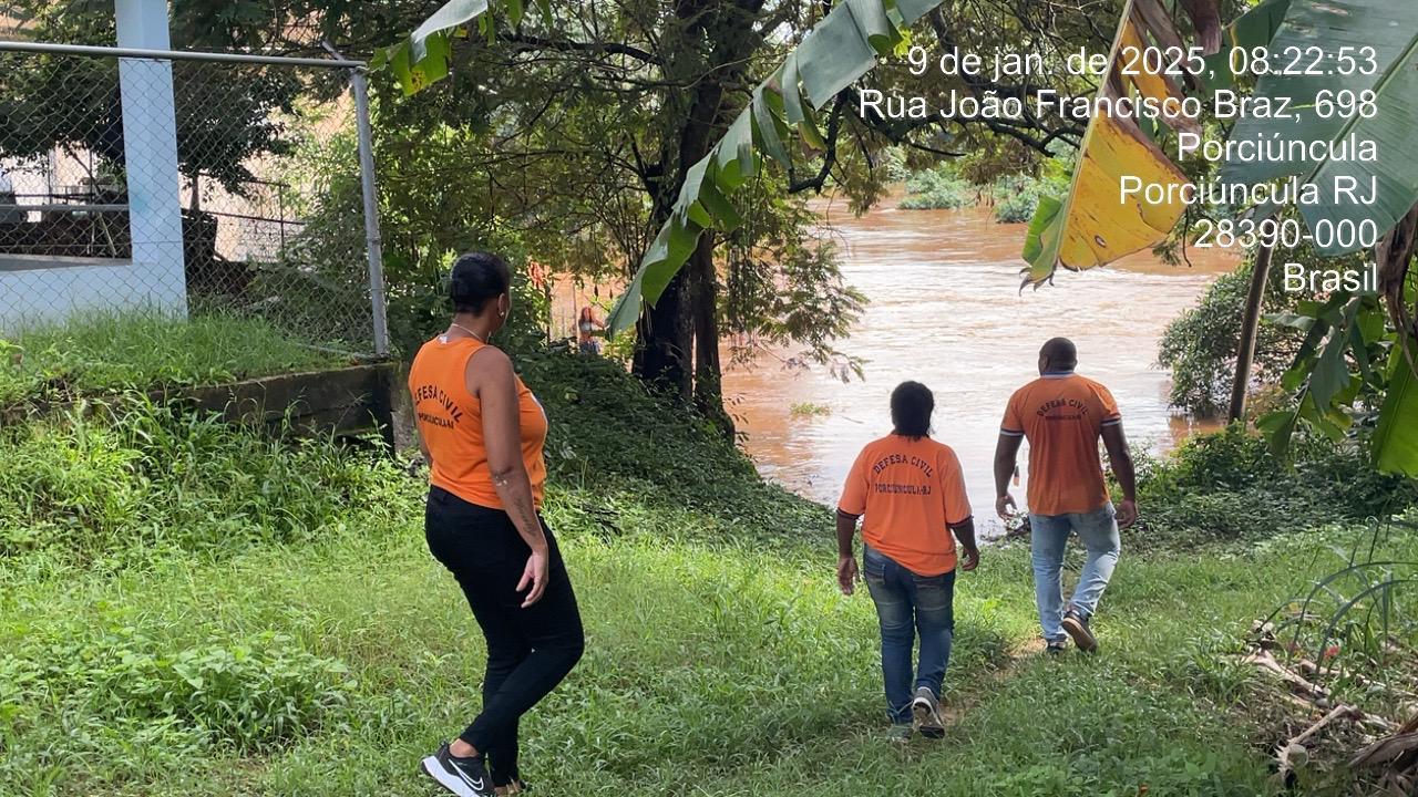 Prefeitura de Porciúncula alerta para elevação do rio Carangola e pede atenção aos canais oficiais