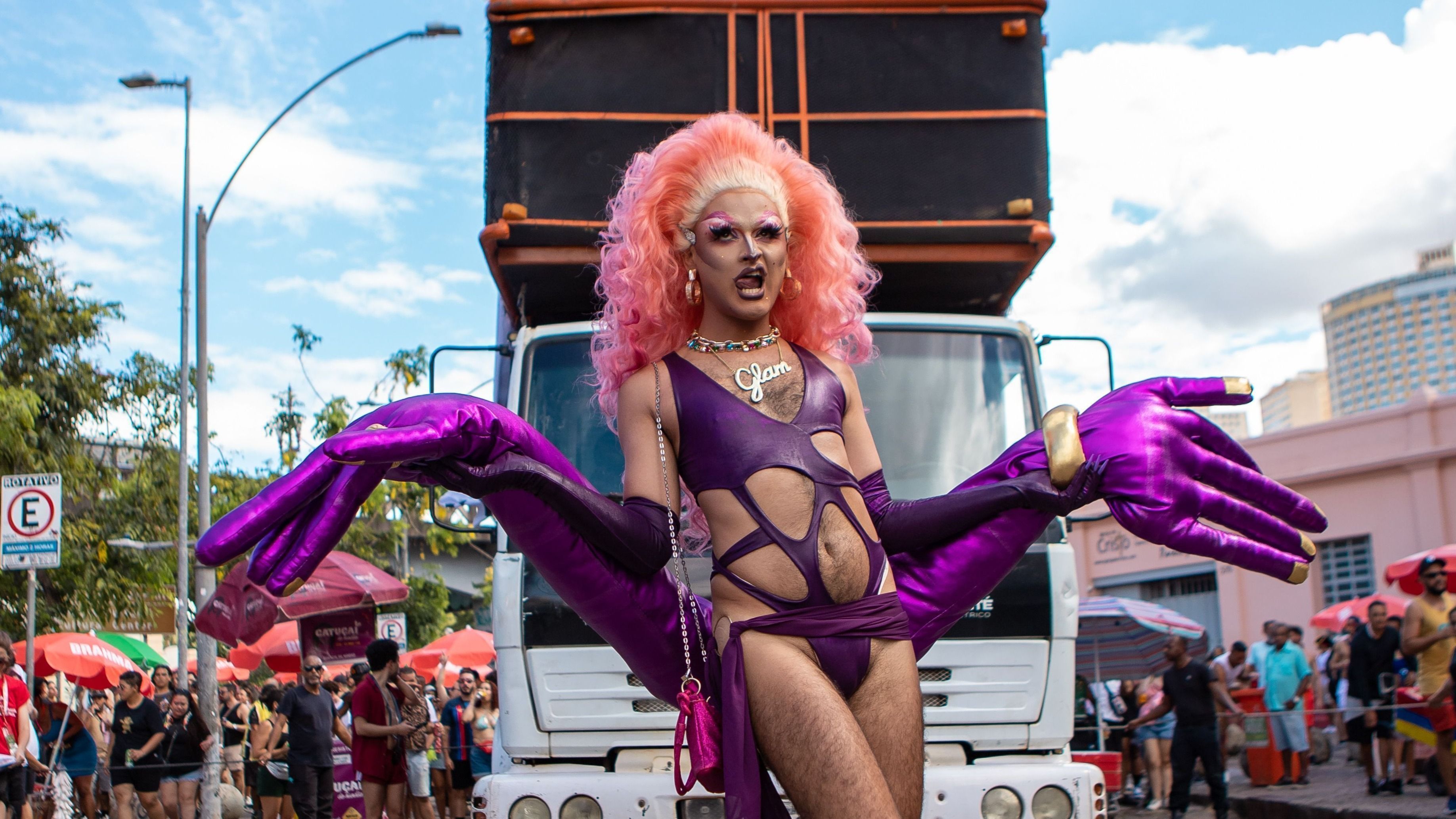 Carnaval em BH acontece em meio a onda de calor